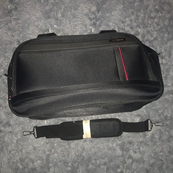 Samsonite soft side travel shoulder bag - Picture 2 of 8